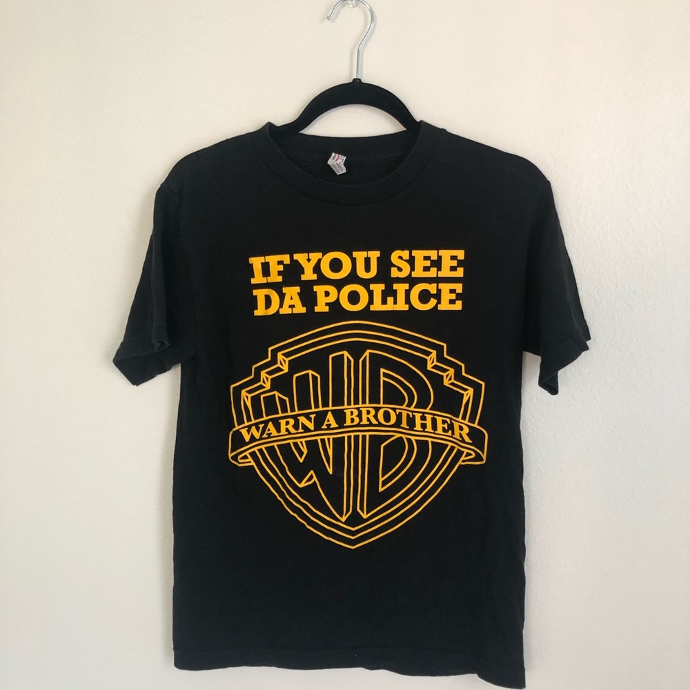 If you see the police, warn a brother